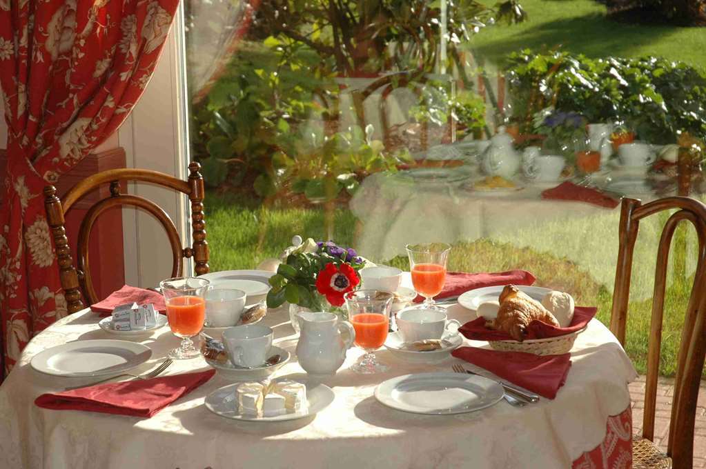 Hostellerie Du Golf Pecetto Restoran fotoğraf